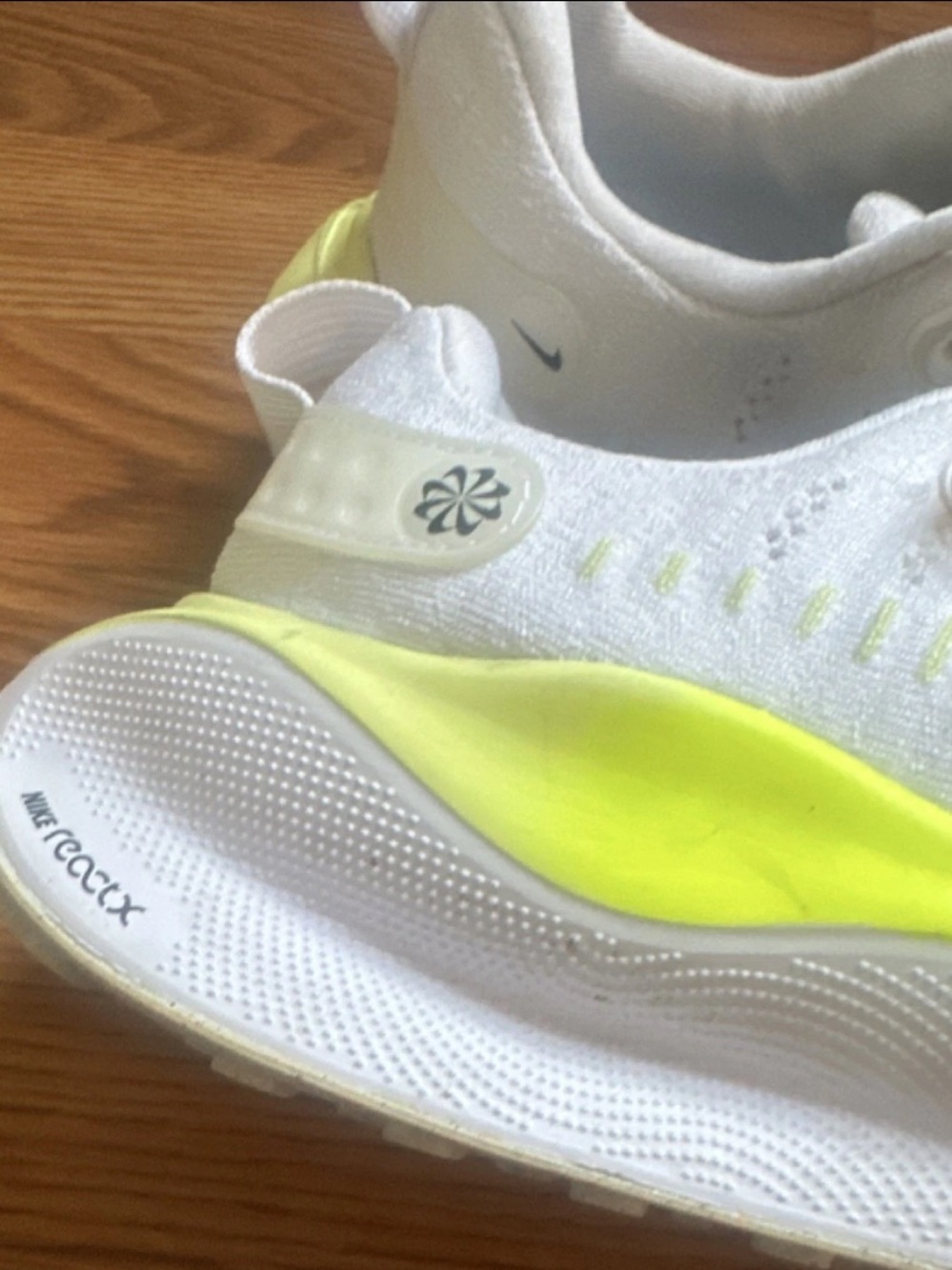 Nike ReactX Infinity Run 4 Men’s 8 Sneaker White Light Lemon Twist - Picture 3 of 12